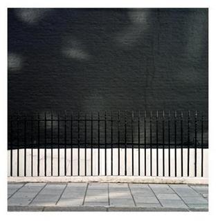 Black Wall Londres by Diego Ortiz