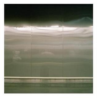 Metallic Wall. P&iacute;ncipe P&iacute;o by Diego Ortiz